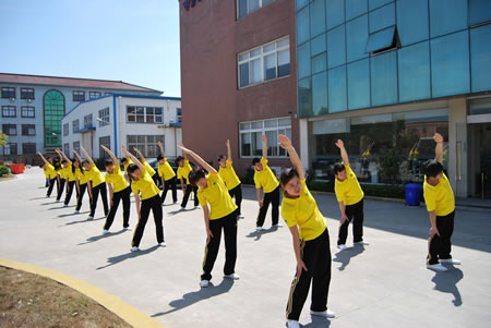 �Ϻ������y�T�S�_չ�ڰ��׏V���w�ٽ������(d��ng)���D 2��