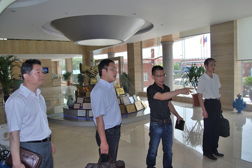 �й��ζ��^(q��)ί�y(t��ng)��(zh��n)�������L(zh��ng)���^(q��)�y(t��ng)��(zh��n)���C(j��)�P(gu��n)�h��֧��ӛ������ͬ־���Ϻ������y�T�Sҕ�칤�����D 3��