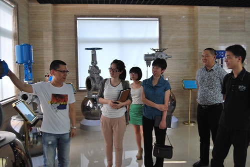 �D2 ���u(p��ng)�J(r��n)���M�I(l��ng)��(d��o)���^�����y�T�a(ch��n)Ʒչ�d