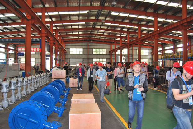 �Ϻ������y�T�S���F(tu��n)ȫ��(gu��)��(y��u)�㽛(j��ng)�N����Մ��(hu��)����(hu��)���텢�^��˾���a(ch��n)�ӹ�܇�g���D 4��