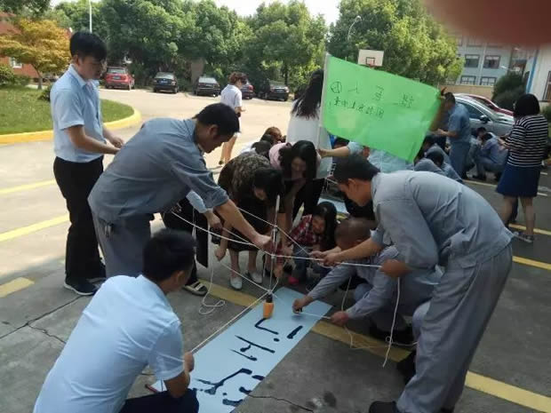 �Ϻ������y�T�S���ľ������P(y��ng)�ഺ���|(zh��)��չ��ӣ��D6��