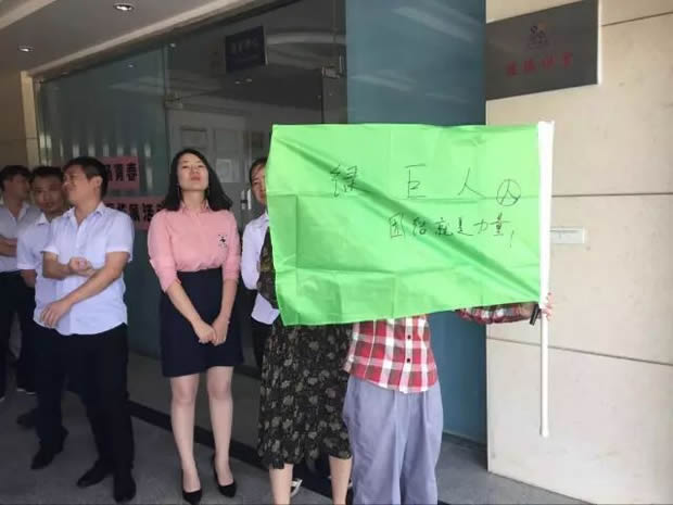 �Ϻ������y�T�S���ľ������P(y��ng)�ഺ���|(zh��)��չ��ӣ��D4��