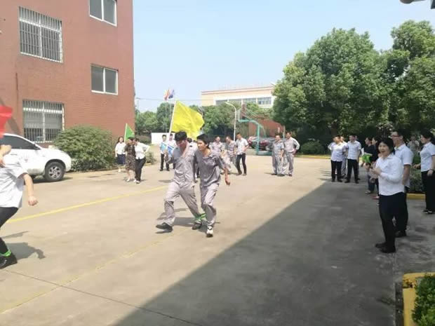 �Ϻ������y�T�S���ľ������P(y��ng)�ഺ���|(zh��)��չ��ӣ��D10��