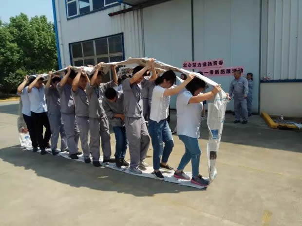 �Ϻ������y�T�S���ľ������P(y��ng)�ഺ���|(zh��)��չ��ӣ��D13��