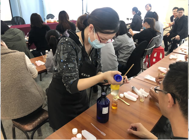 �Aͤ�(zh��n)����������M(j��n)���(xi��ng)Ŀ֮����ʮ���o(h��)��˪DIY��ӣ��D4��