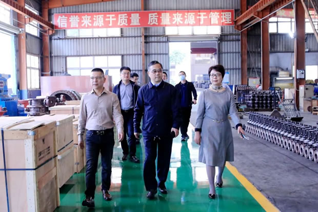 �ζ��^(q��)ί��ί���M�������LҦ�l(w��i)�A�W�R�Ϻ������y�T�S�����F�����޹�˾�_չ���L�{(di��o)�й������D2��